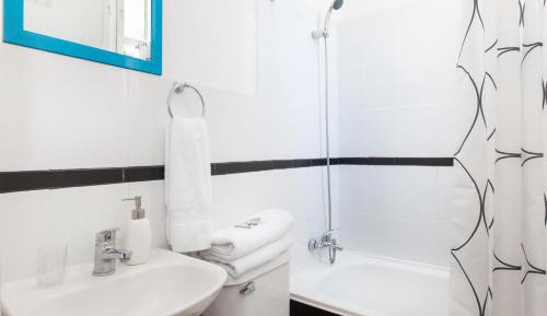 Single Room with Private Bathroom