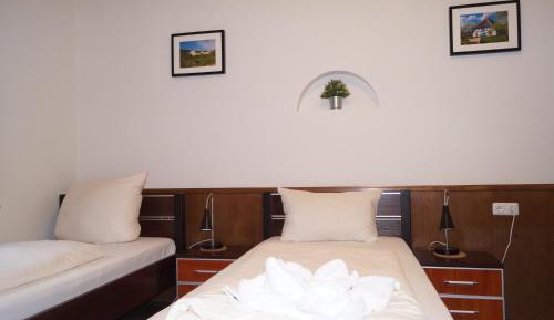 Twin Room with Private Bathroom