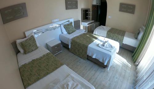 Triple Room with Free Two-Way Airport Shuttle