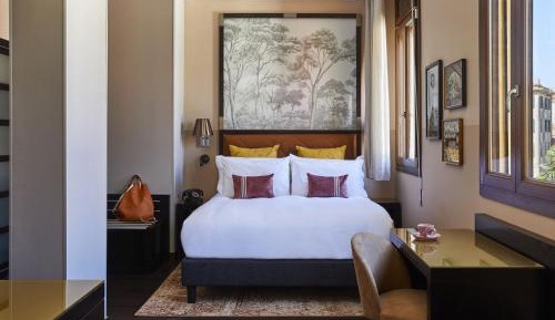 Premium King Room