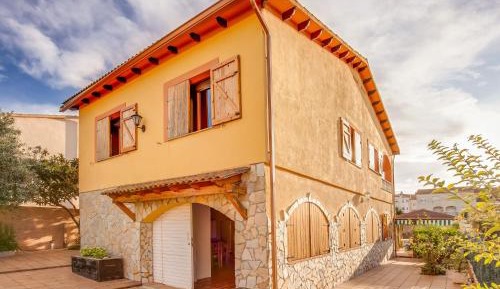 Four-Bedroom Holiday Home