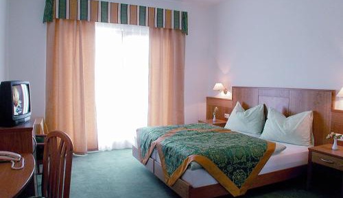 Twin Room with Shower