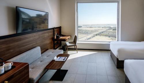 Ideal Twin Room with City View