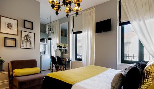 Deluxe Apartment