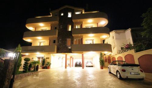 Studio with Balcony and Sea View (2 Adults)