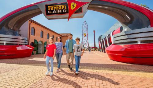Deluxe Club San Juan with Access to PortAventura Park + 1 access to Ferrari Land 1 adult