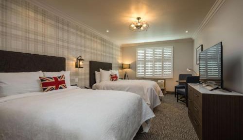 Queen Room with Two Queen Beds and Roll-In Shower - Disability Access