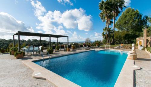 Five-Bedroom Holiday Home