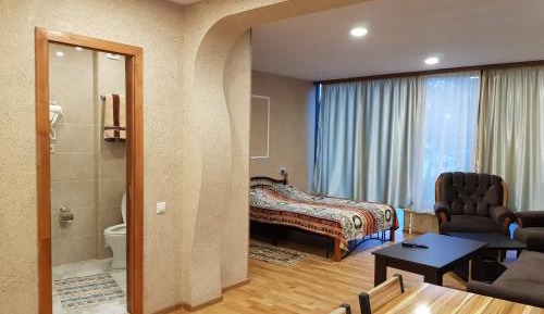 Suite with Lake View