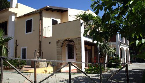 Two-Bedroom Apartment with Sea View (4 Adults) - Citronella