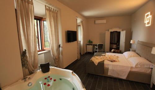 Deluxe Double Room with Bath