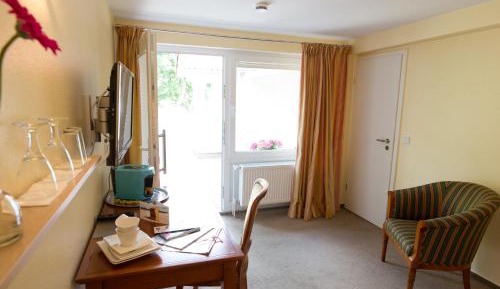 Double Room for Single Use