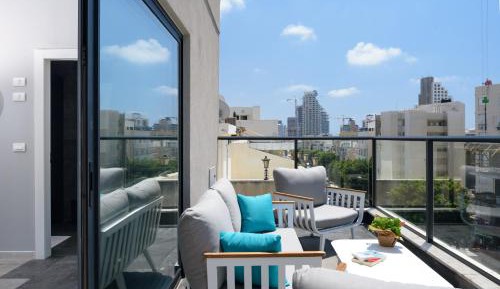Deluxe One Bedroom Suite with Balcony
