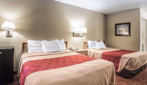 Queen Room with Two Queen Beds - Non-Smoking