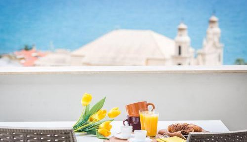 Comfort One-Bedroom Apartment with Balcony and Sea View