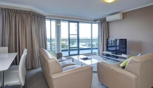 Apartment with Lake View