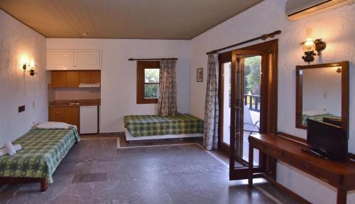 Economy Double Room (3 Adults + 1 Child)