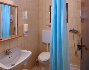 Economy Double Room (2 Adults + 2 Children)