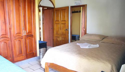 Economy Triple Room with Shared Bathroom