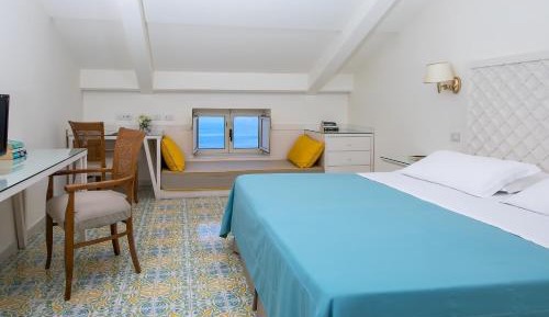 Standard Double or Twin Attic Room with Sea View