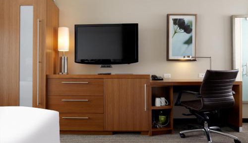 King Room with Balcony and Peaks Island View