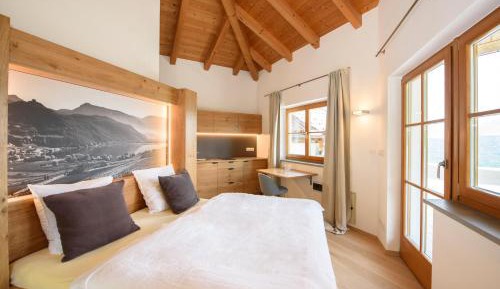 Studio with Balcony