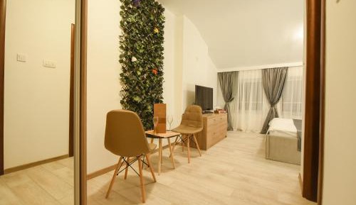 Deluxe Studio