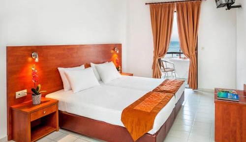 Superior Double Room with Side Sea View