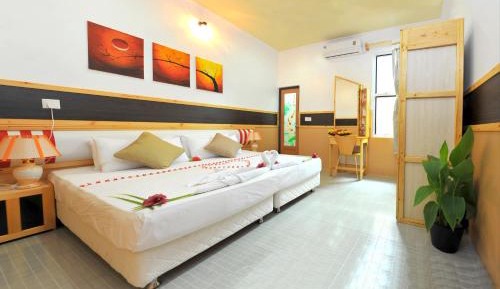 Deluxe Double or Twin Room (10% off on Food & Beverage)
