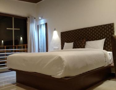 Deluxe Room with Balcony