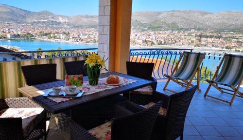Two-Bedroom Apartment with Terrace and  Sea View