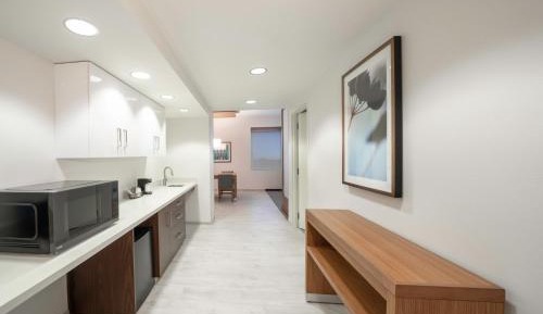 King Suite with Sofa Bed and Roll-In Shower - Disability Access