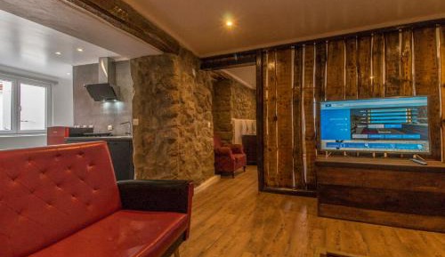 Deluxe Apartment