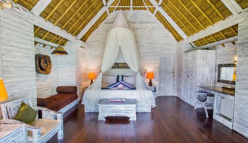 Superior One-Bedroom Huts with Ocean View