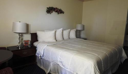 Queen Suite with Three Queen Beds