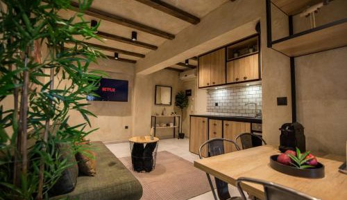 Deluxe Apartment