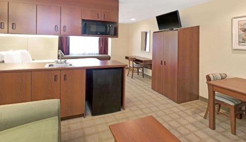 Queen Suite with Sofa Bed - Disability Access