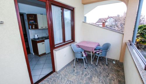 Studio with Balcony 3