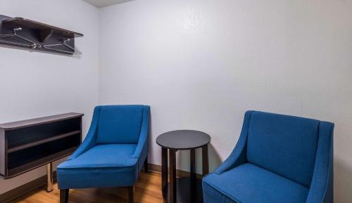 Deluxe King Room - Non-Smoking