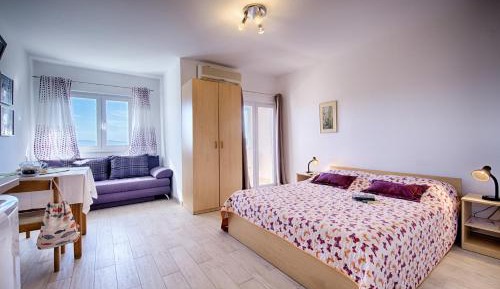 Studio with Balcony and Sea View