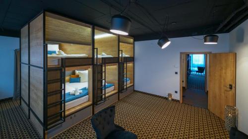 Comfort Bottom 47 in Capsule in 6-Bed Dormitory