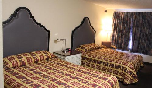 Queen Room - Disability Access - Non-Smoking