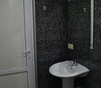 Standard Twin Room with Mountain View