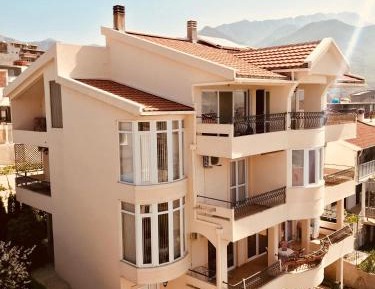 Studio with Balcony