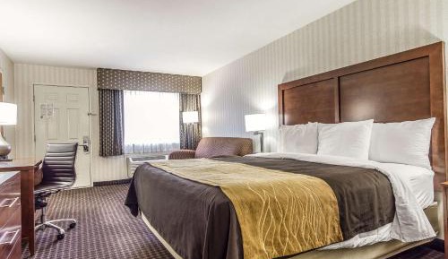 Deluxe King Room with Spa Bath