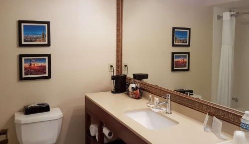 Queen Room with Walk-in Shower - Accessible/Non-Smoking
