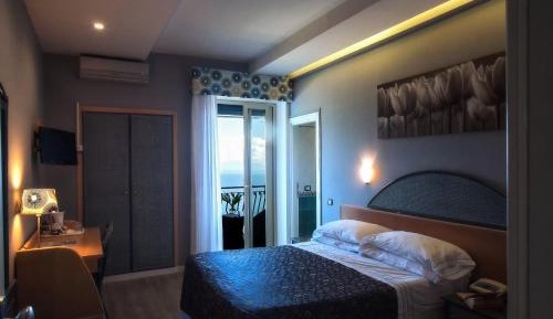 Deluxe Large Double Room with Sea View