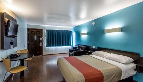 King Room - Non-Smoking