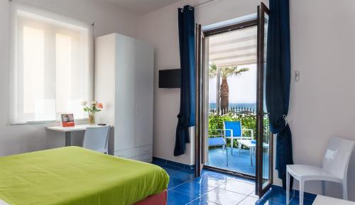 Deluxe Triple Room with Sea View