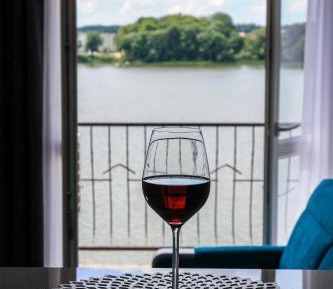 Apartment with Lake View